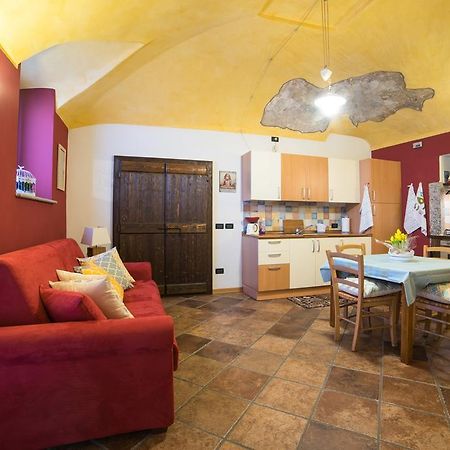 Casa Corte Alla Rocca Арона Екстер'єр фото