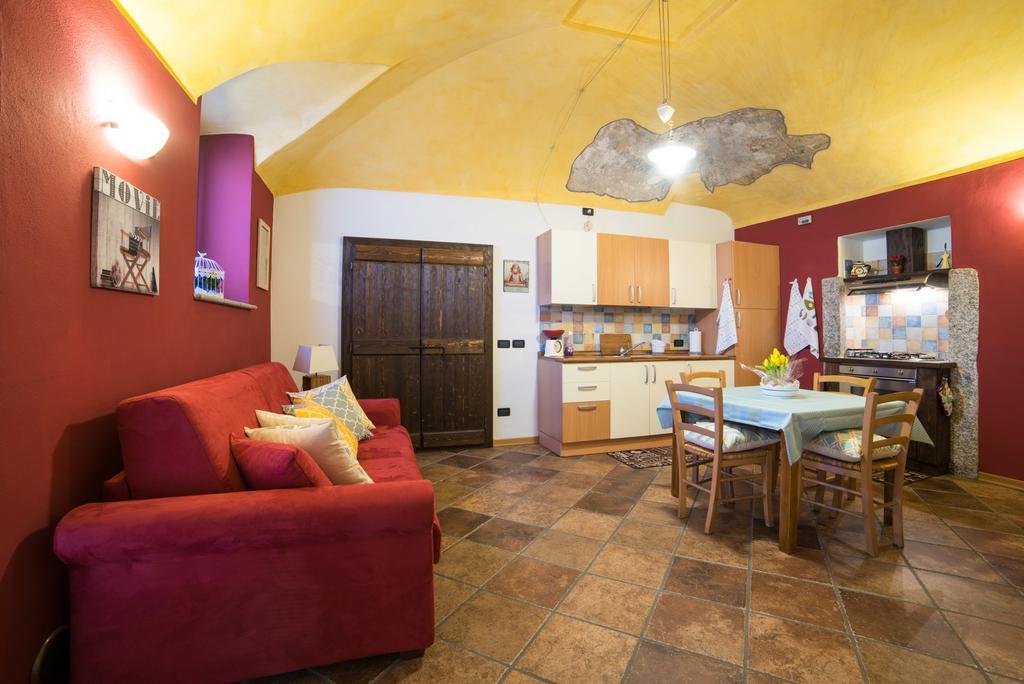 Casa Corte Alla Rocca Арона Екстер'єр фото